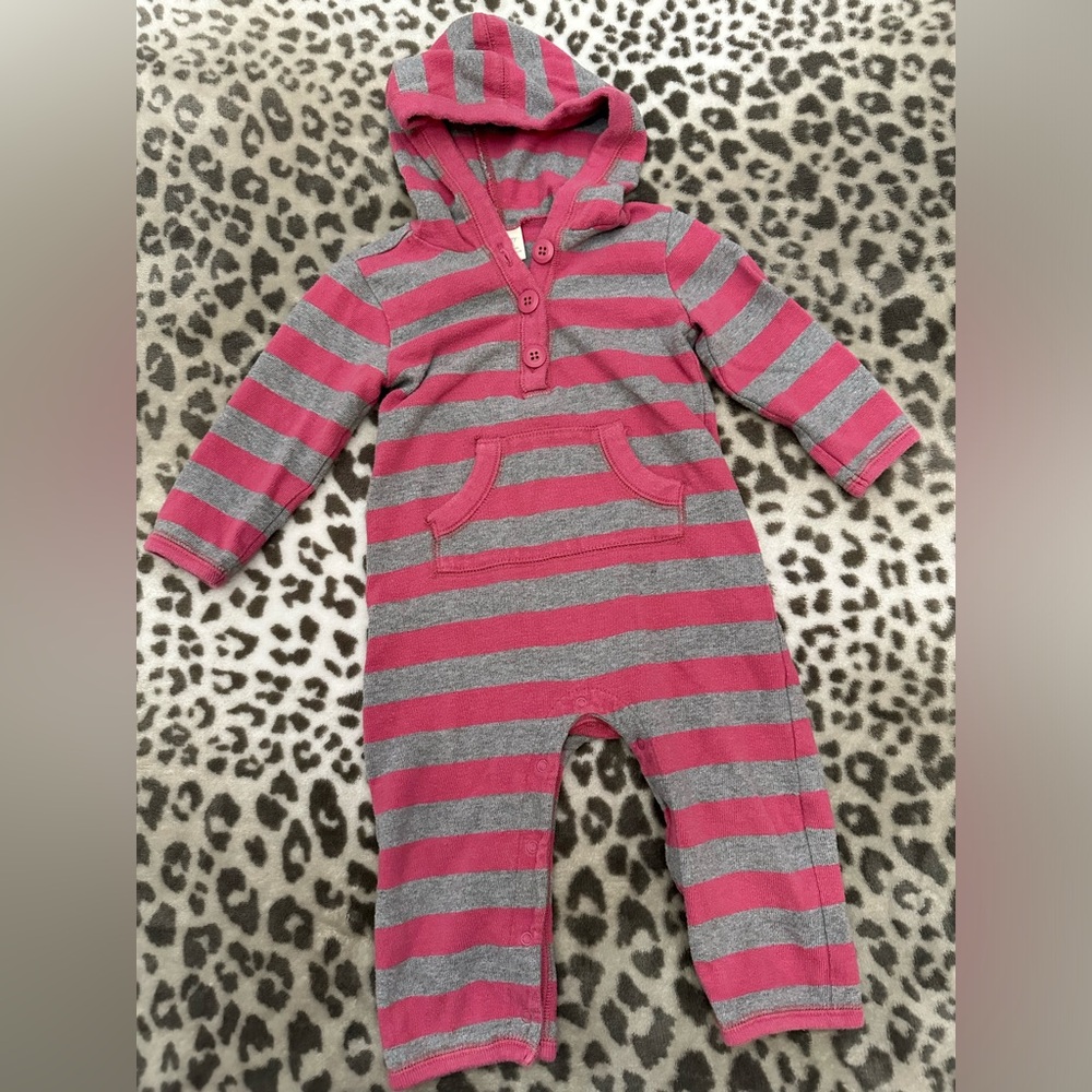 Old Navy Henley Striped Hooded One-Piece Heathered Gray Pink Size 12-18 months
